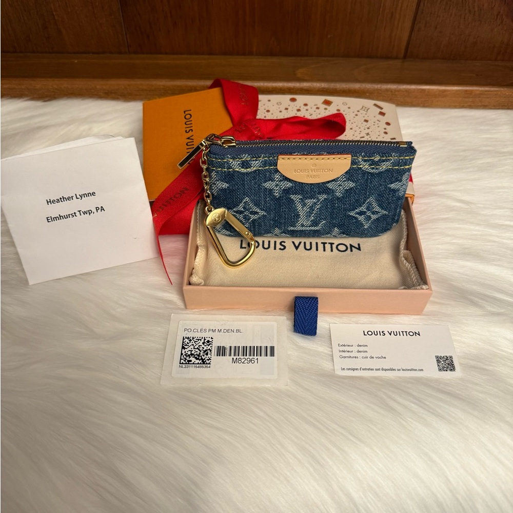 Louis Vuitton denim key pouch 🥰